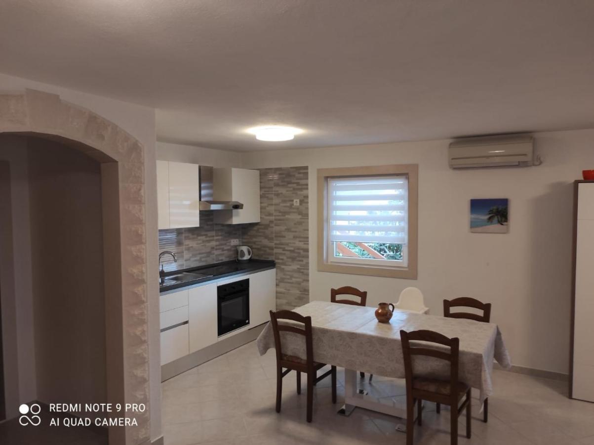 Apartments Marko Sutivan Insel Brac Dış mekan fotoğraf