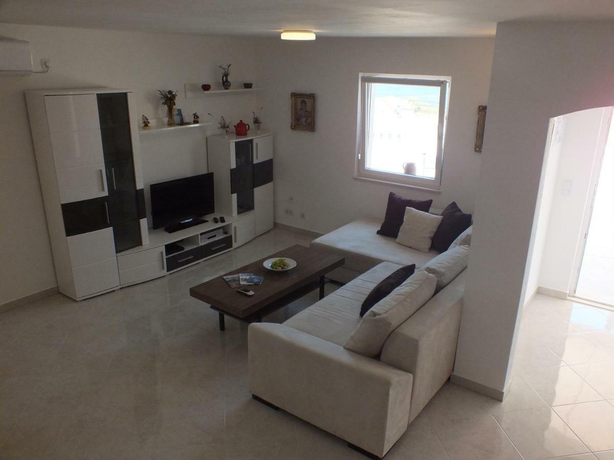 Apartments Marko Sutivan Insel Brac Dış mekan fotoğraf