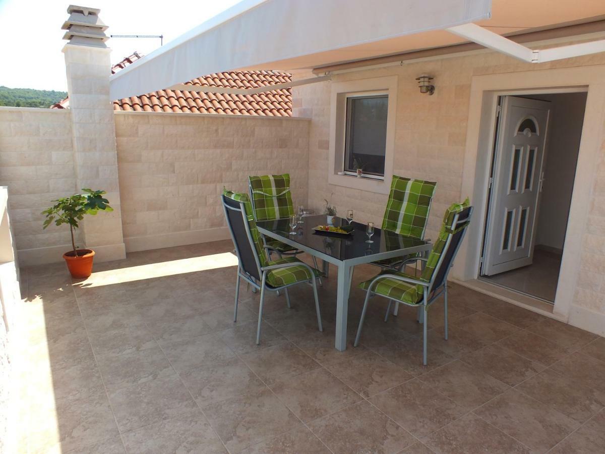 Apartments Marko Sutivan Insel Brac Dış mekan fotoğraf