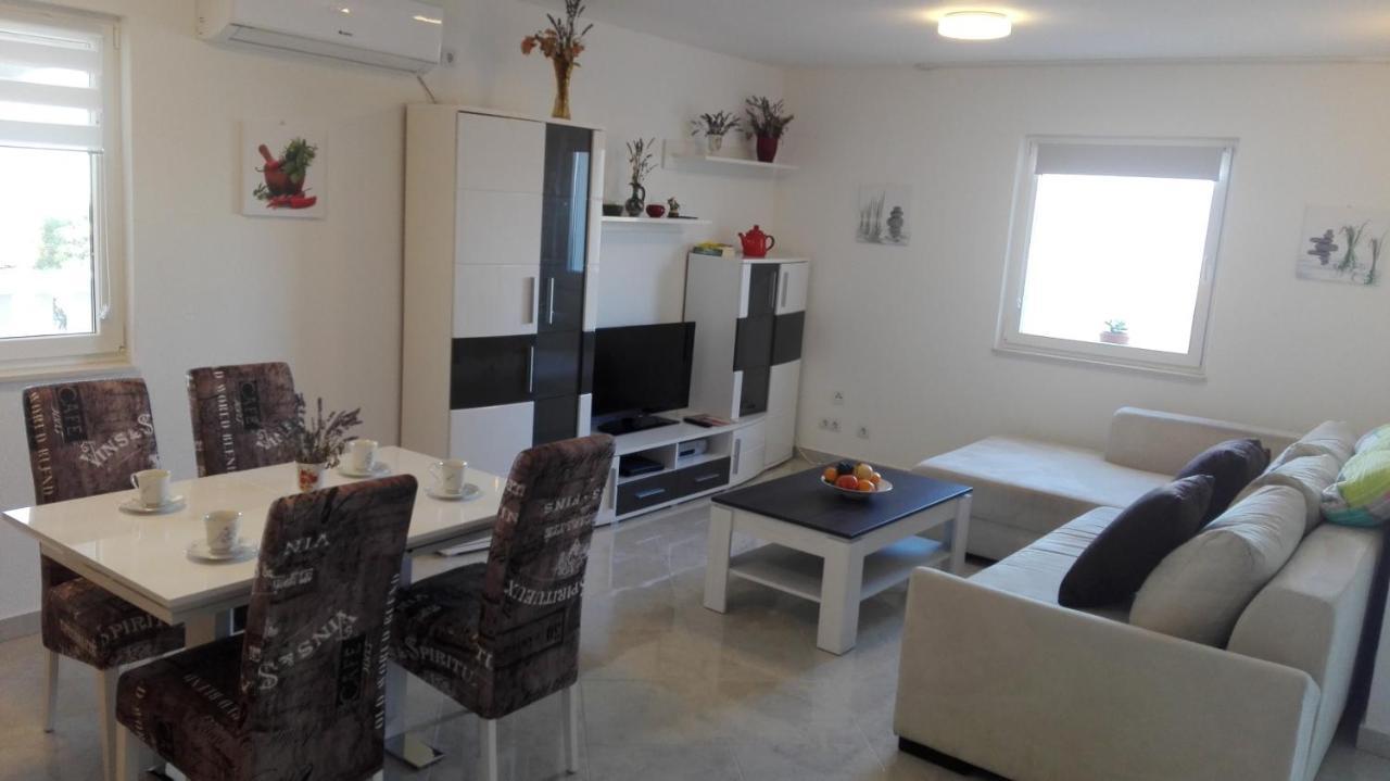 Apartments Marko Sutivan Insel Brac Dış mekan fotoğraf