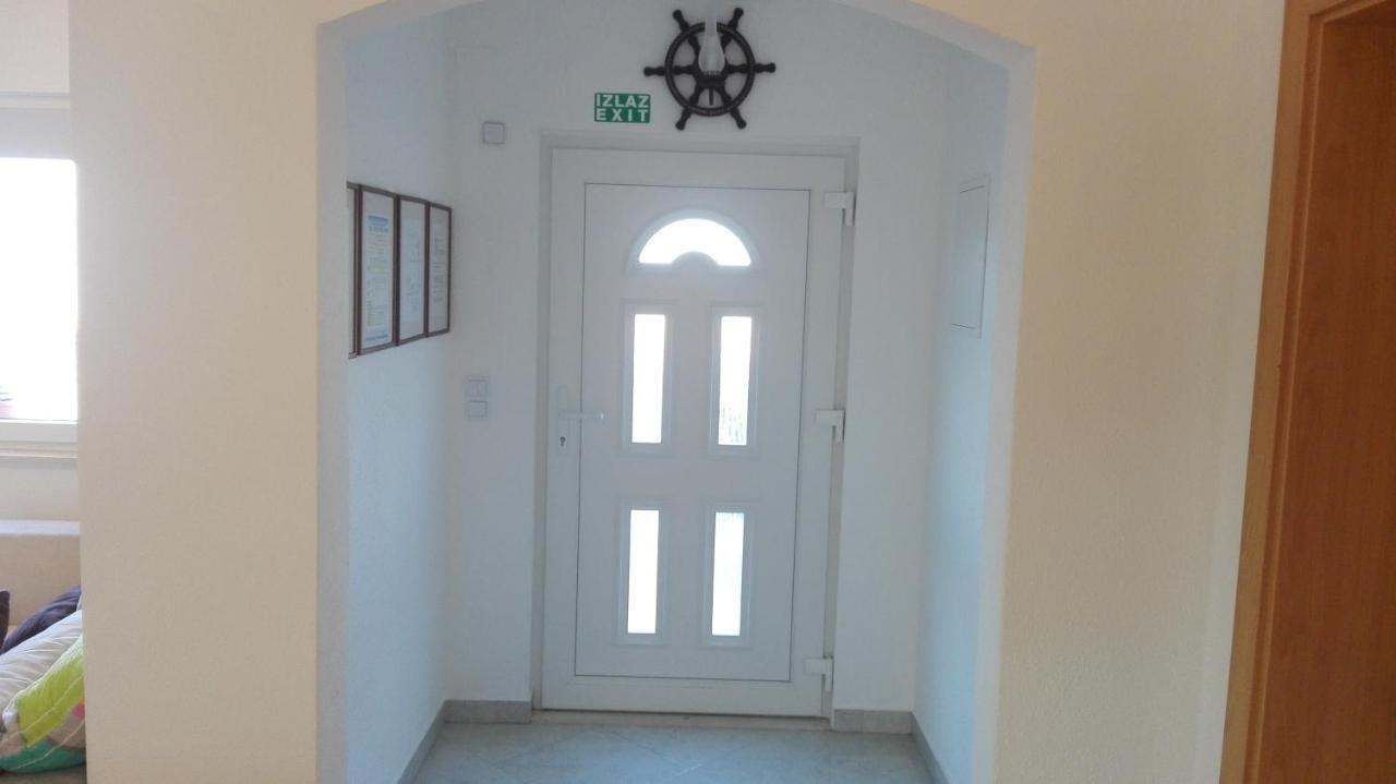 Apartments Marko Sutivan Insel Brac Dış mekan fotoğraf